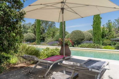 Warm and romantic house to rent in the Luberon