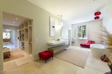 Heated pool and exceptional view for this house to rent in St Rémy