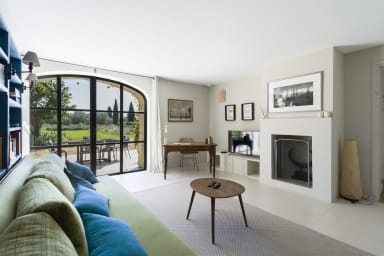 Character property to rent near Alpilles with heated swimming pool