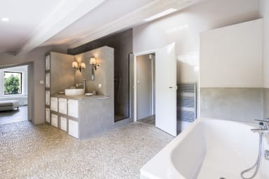 Romantic holidays in the heart of Provence at Maillane