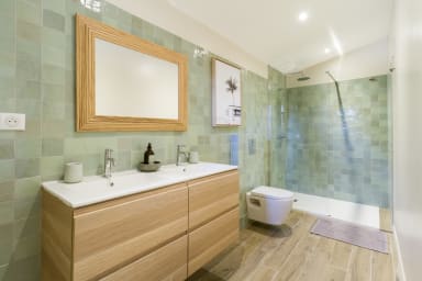 Well-being and relaxation holidays in Provence with heated swimming pool