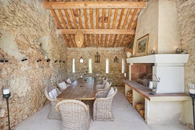 Beautiful villa to rent with heated swimming pool near Isle sur Sorgue