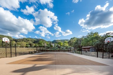A romantic setting for a dream holiday in Provence at Menerbes