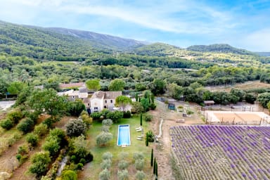 Bastide for rent in Provence in the heart of lavender fields