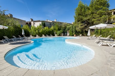 Piscine partagée, privative à la co-propriété