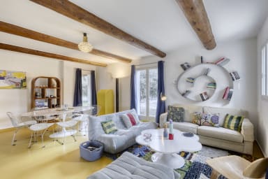 Parfum de vignes et de lavandes pour cette maison a louer à Saignon