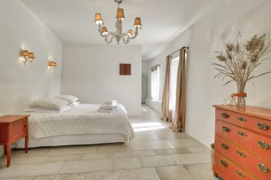 Exceptional quality of life for this villa to rent in Bonnieux