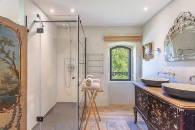 Romantic holidays in the heart of Provence at Ménerbes