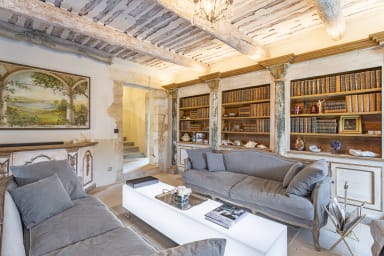 Cosy property to rent in the heart of the Petit Luberon in Ménerbes