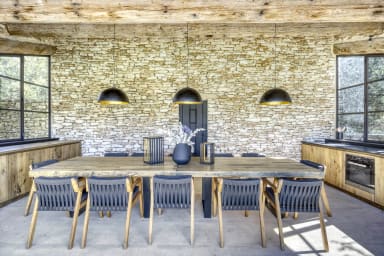 Détente absolue pour cette maison à louer au coeur du Luberon