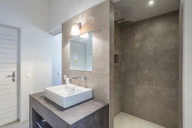 Exceptional property to rent in Gordes heated pool