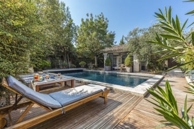Perfume of well-being for this bastide for rent in St Rémy