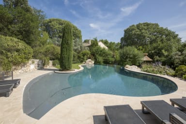 Relaxing holidays with hammam and swimming pool in the Alpilles