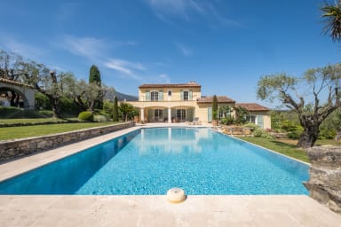 ✹ SERRENDY ✹ Villa with infinity swimming pool