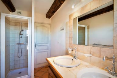 Rental Luberon heart of the village terrace pool