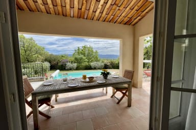 Villa for rent in Saint Saturnin d'Apt