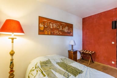 Dream holidays in a spacious stone house with heated swimming pool