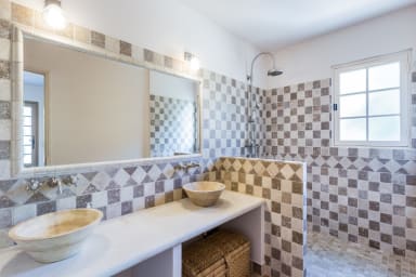 Absolute relaxation for this house to rent in the heart of the Luberon