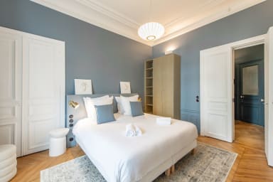 Chambre 1 avec lit king size (180x200)