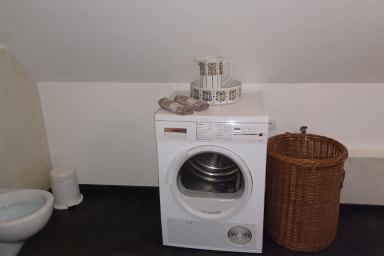 machine à laver + toilettes