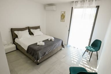 Chambre 1 / Bedroom 1