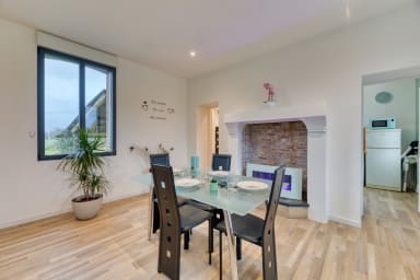 Table à manger et assises
