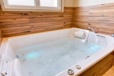 Baignoire balnéo