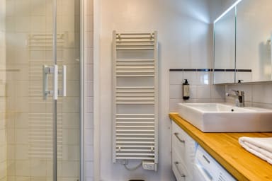Salle de Bain avec douche