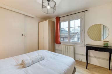 Chambre avec rangements