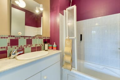 Salle de Bain avec baignoire