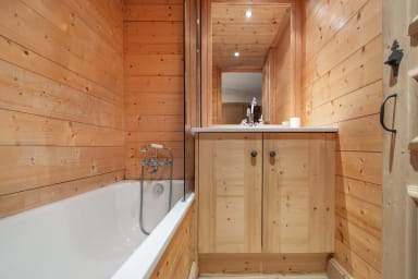 location-luxe-chalet-igloo-courchevel-1850-salle-de-bain