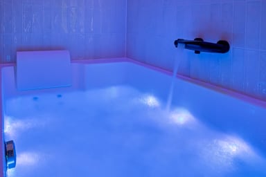 Baignoire balnéo