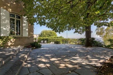Extérieur arboré et ombragé