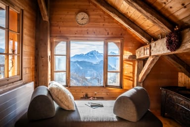 Petit salon avec jeux pour enfants et vue époustouflante