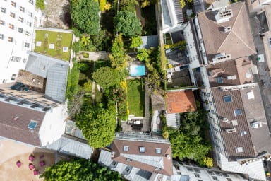 rental-family-prestigious-maison-lumea-paris-outside