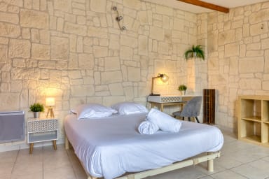 Chambre 4 : Dépendance avec lit double