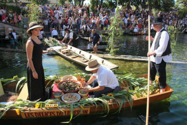 Vivez le marché flottant, à 50 mètres de la maison