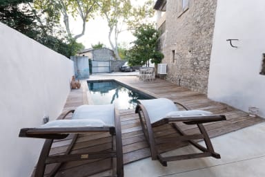 Piscine privée au cœur de l’Occitanie – Profitez du soleil et de l’eau...