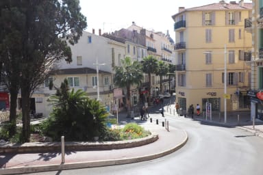 Acces à la Rue Jean de Riouffe