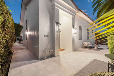 Charming boutique in the heart of downtown Santa Barbara