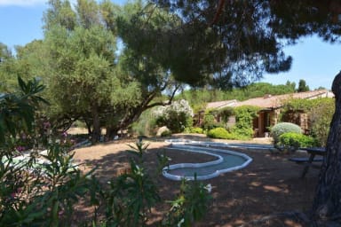 Mini golf at the residence