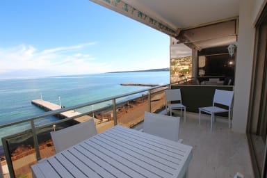 Terrasse équipée avec vue mer