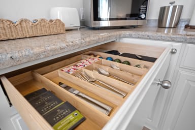 Coffee, tea, and basic cutleries provided.