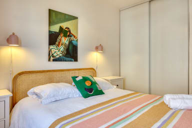 Espace de repos avec lit 2 places confortable
