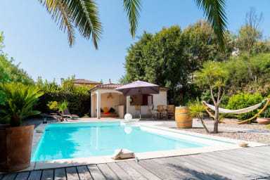 Piscine, terrasse et jardin