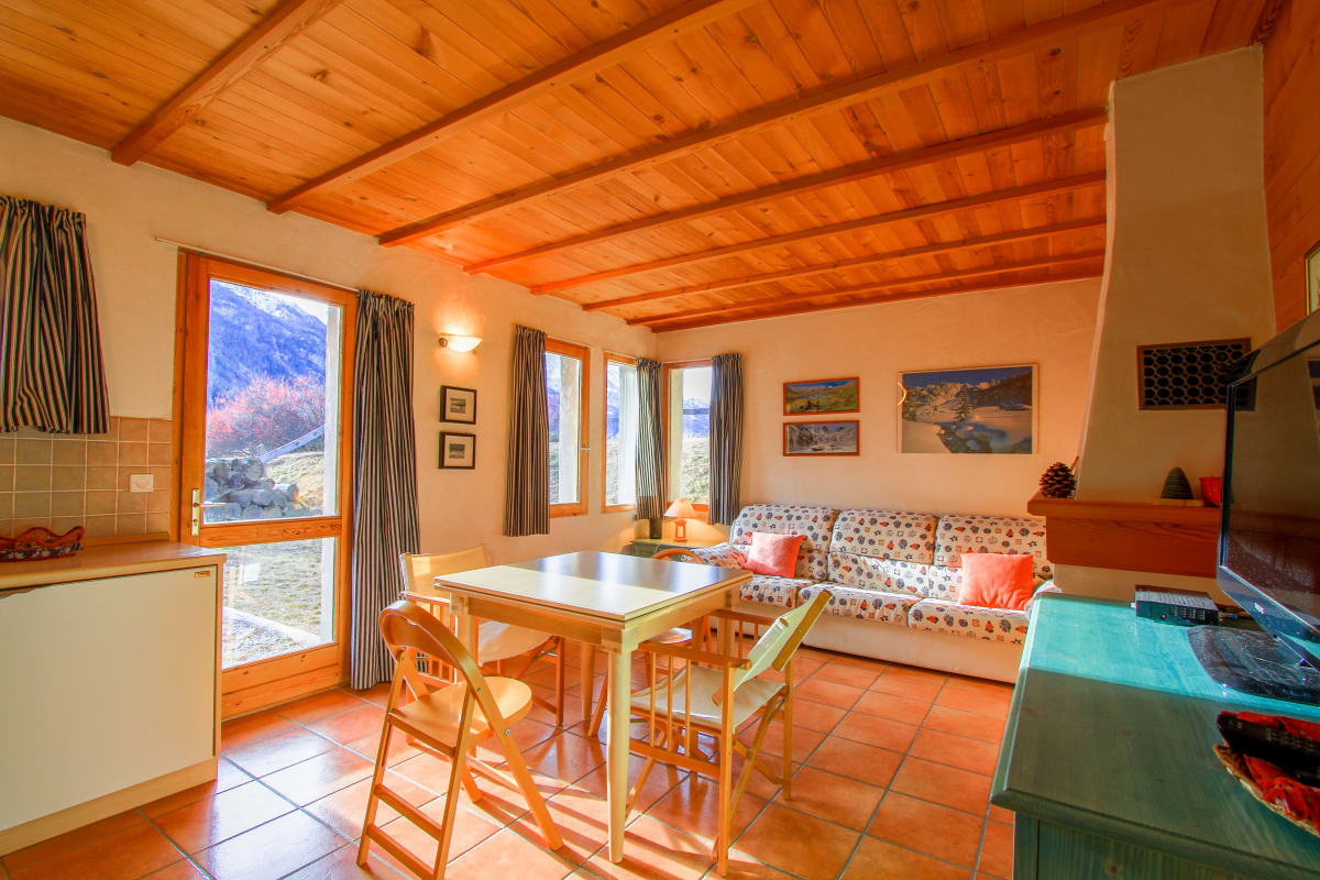 Le Miou: hameau des Chazals Nevache Hautes Alpes