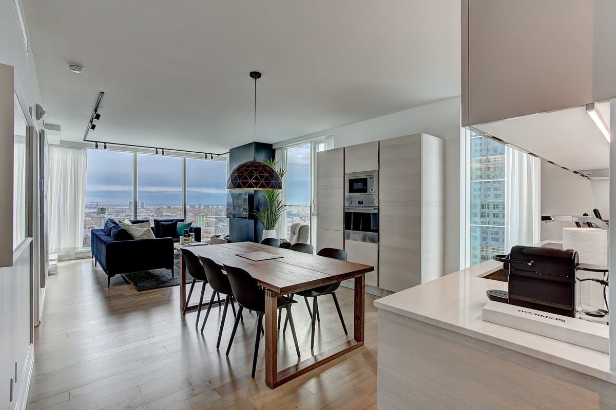 Beautiful 2 Bed 2 Bath Apartment To Rent In Roccabella 2 Downtown In Downtown Montreal Simplissimmo