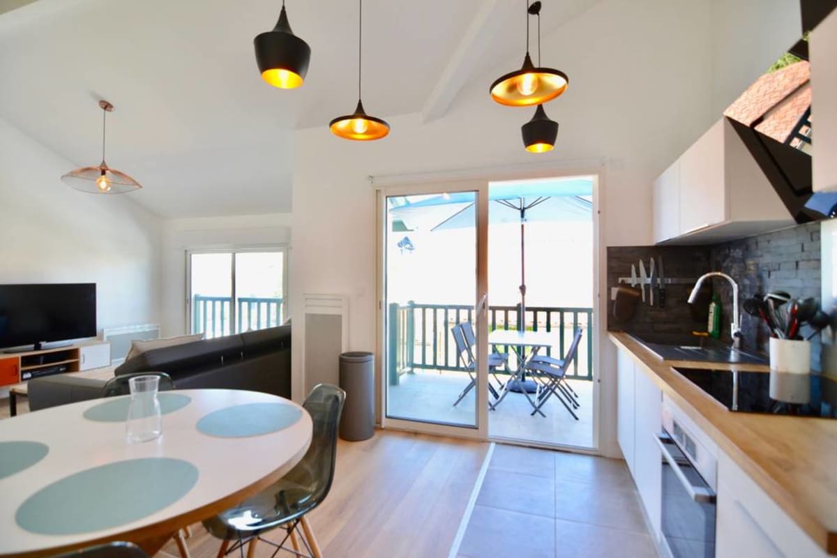  Appartement Coco Elaura : Duplex moderne avec 2 chambres et un balcon à Biarritz