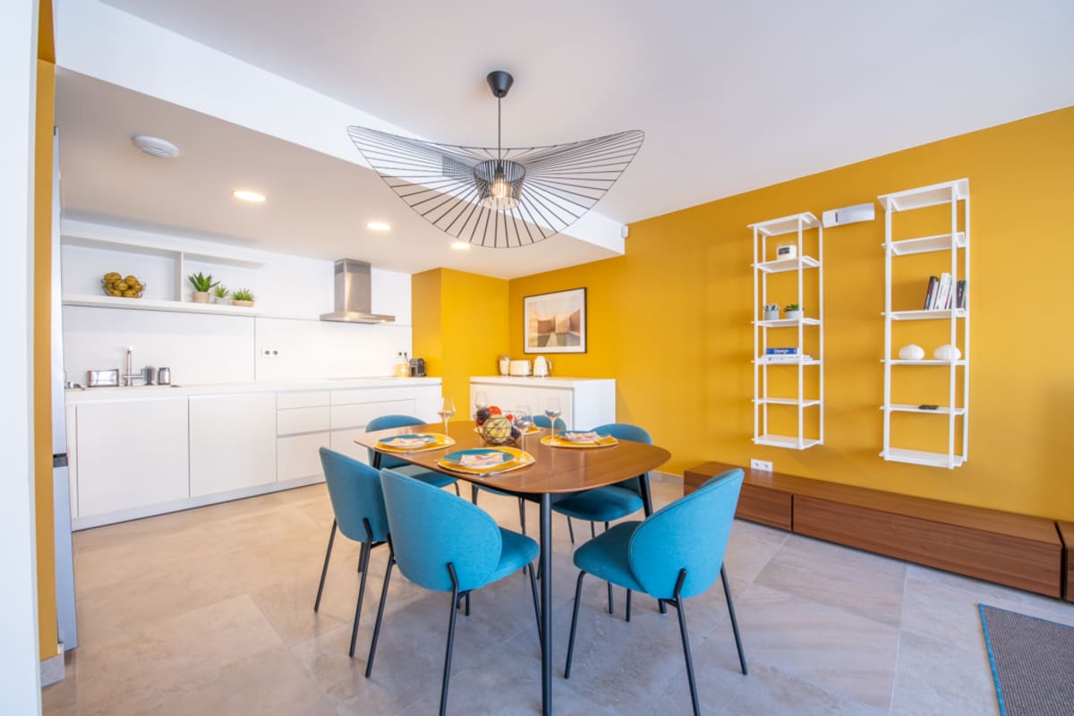 Appartement Centre St-Tropez • 92 m2 • Parking privé  