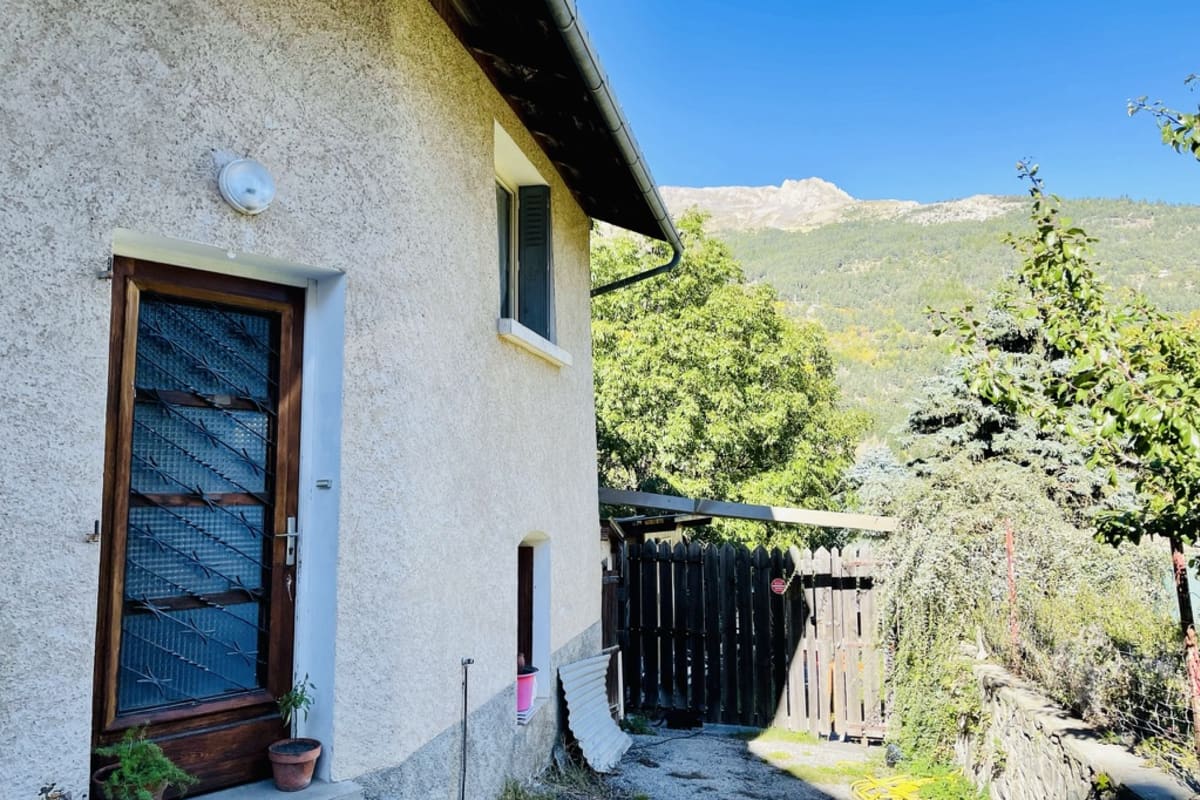Appartement Maison Rustique Avec Vue Sur La Montagne  